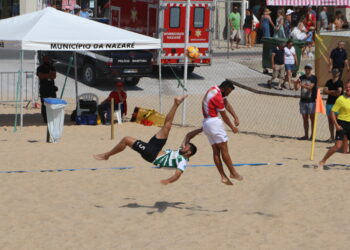 Histórico. Final da Taça europeia de futebol de praia é disputada por duas equipas portuguesas na Nazaré
