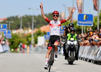 Ciclista João Almeida é campeão português de fundo pela primeira vez