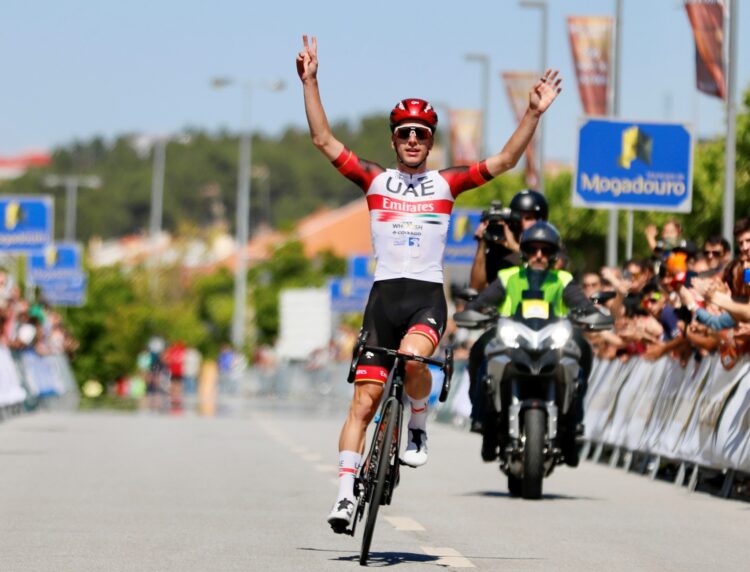 Ciclista João Almeida é campeão português de fundo pela primeira vez
