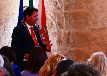 Abertura de Tancos ao tráfego aéreo civil beneficiaria Ourém e Fátima e seria alternativa a Lisboa