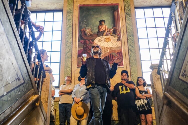 A Porta acabou, viva A Porta. E a pousada da juventude continua aberta com cinema, música, artes plásticas e oficinas