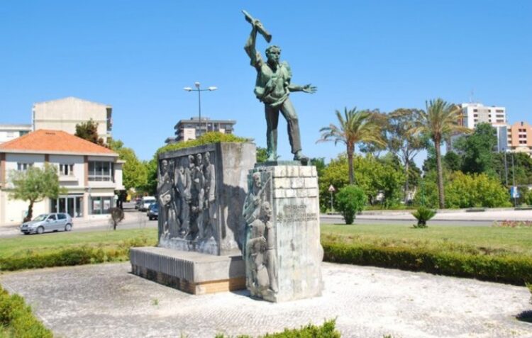 Reabilitação da Estátua do Vidreiro está pronta