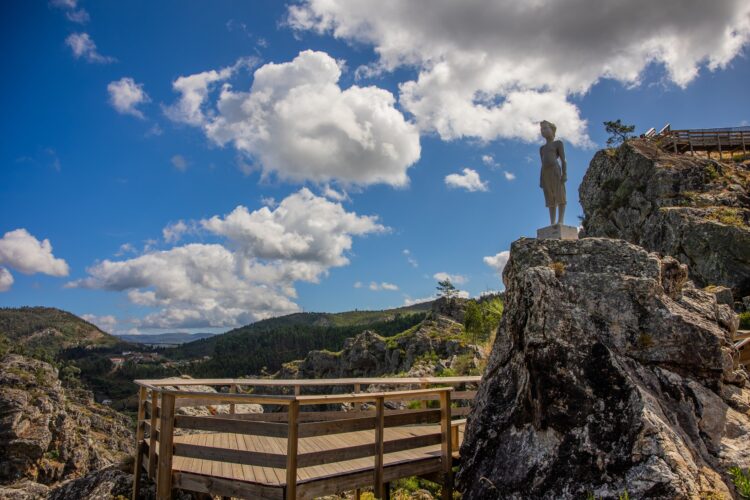 Ansião, Pombal e Figueiró dos Vinhos chamam turistas com rota de escultura