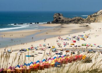 Estudante de 23 anos desapareceu no mar de Paredes da Vitória