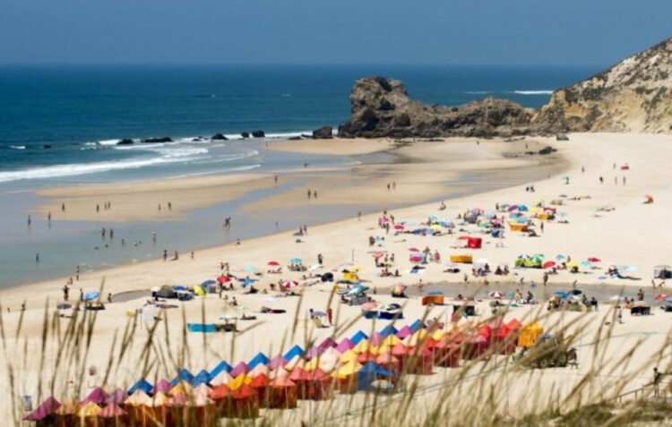 Estudante de 23 anos desapareceu no mar de Paredes da Vitória