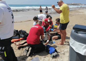 Surfista italiano em paragem cárdio-respiratória resgatado na praia do Baleal