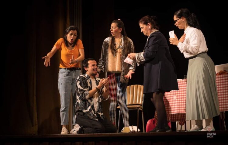 Sete grupos para um festival de teatro de rua em Porto de Mós