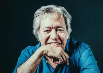 Sérgio Godinho no primeiro dia de um novo programa para o Castelo de Leiria