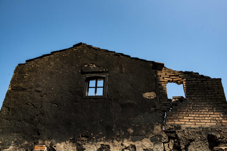 Terrenos, anexos e casas devolutas arderam em Ansião
