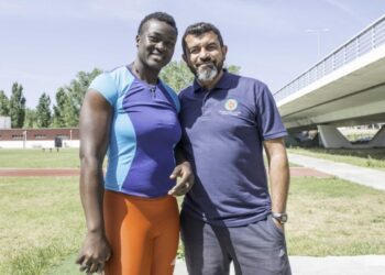 Lançamento de 19,18 metros coloca Auriol Dongmo na final do lançamento