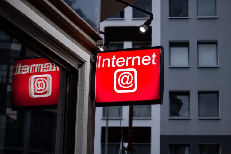 MEO e a Vodafone asseguram banda larga móvel a 100 Mbps em 16 freguesias de baixa densidade populacional