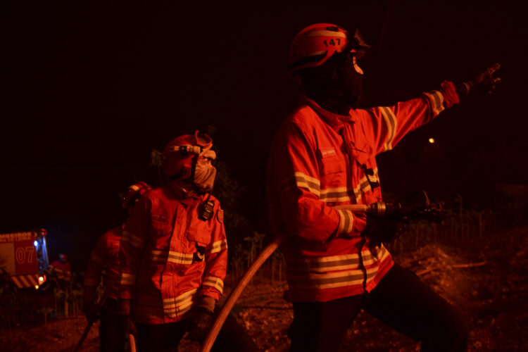 “Não se desloquem para a zona do fogo em Carnide”, pede autarquia de Pombal