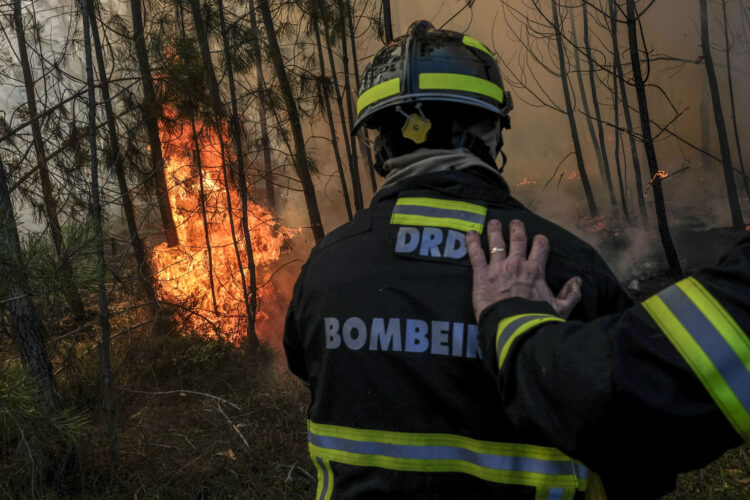 Bombeiro ferido no incêndio de Alvaiázere