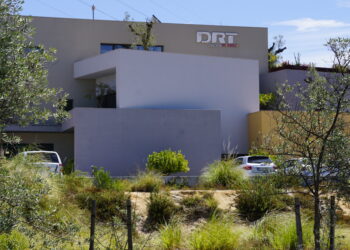 Fábrica de oito milhões de euros espera  há três meses por electricidade