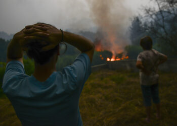 Mais de 800 operacionais combatem fogo em Ansião, Leiria e Pombal neste momento