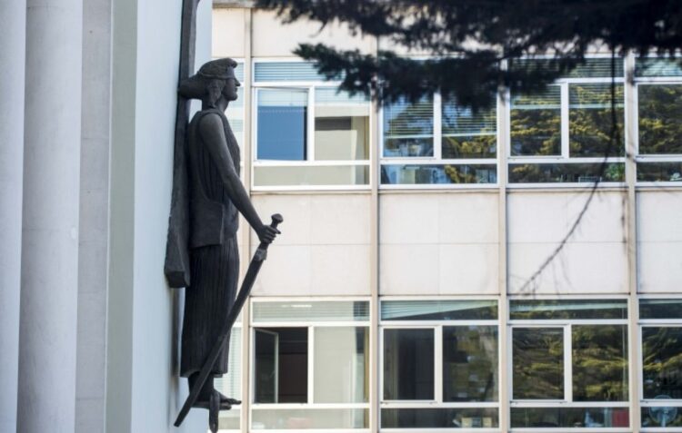 Tribunal Judicial de Leiria suspende processo a arguidos que retiveram 10,3 ME de IVA