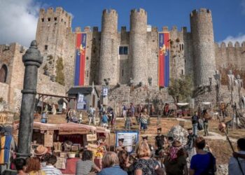Festas, romarias e peregrinações dão vida ao Mercado Medieval de Óbidos