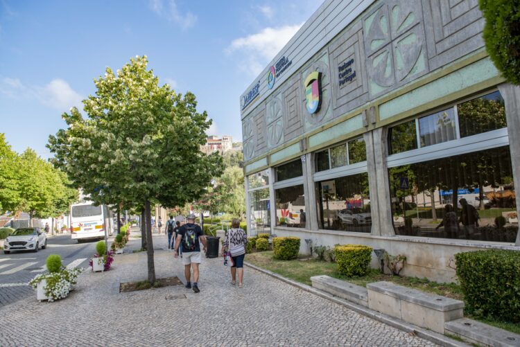 Falta de pessoal obriga a fechos pontuais de postos de turismo