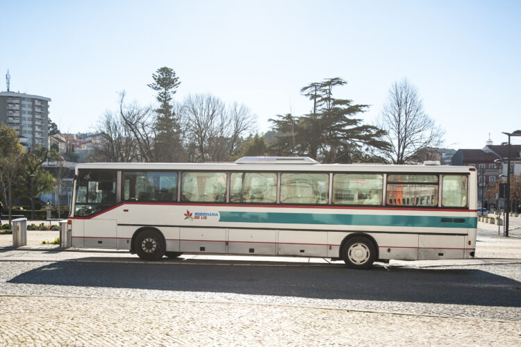 Mais de metade dos alunos de Leiria não utiliza transporte escolar