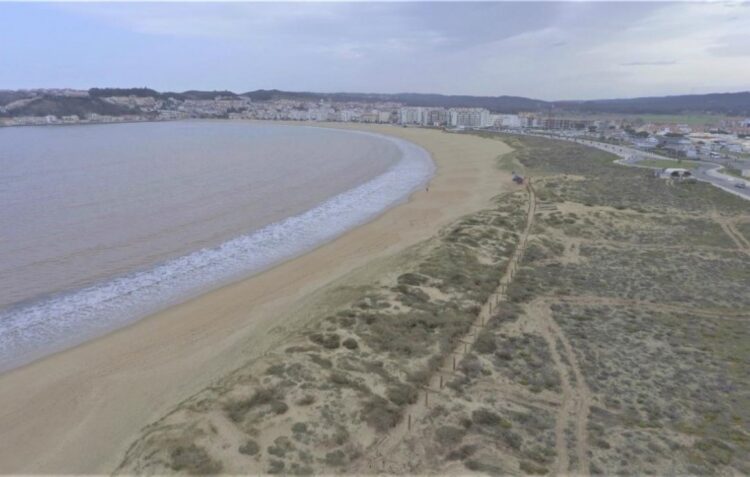 São Martinho do Porto à frente de Faro, Quarteira e Albufeira na procura de casas para férias