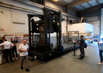 MBM apresenta nova  máquina para área dos moldes