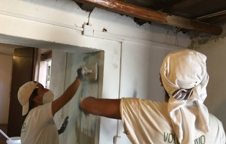 Três dezenas de voluntários reabilitam casas de pessoas carenciadas em Óbidos