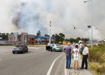 Incêndios voltam a cortar IC2 entre Leiria e Pombal
