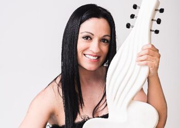 Cristina Maria expõe “Reflexos” no posto de Turismo da Batalha