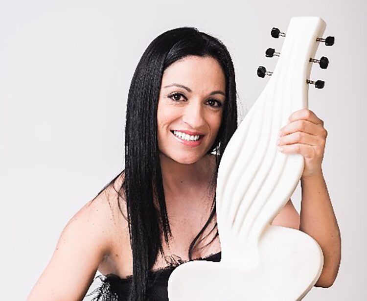 Cristina Maria expõe “Reflexos” no posto de Turismo da Batalha