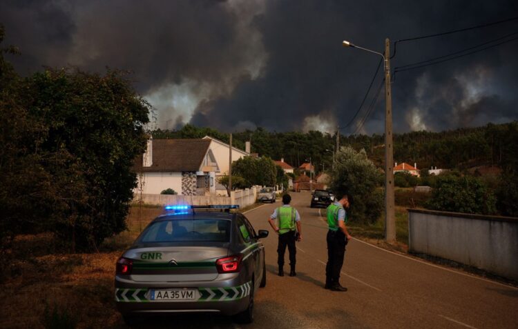 Incêndios: Restabelecida circulação de comboios na linha do Norte