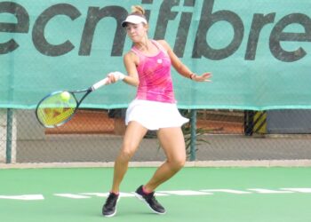 Tri-campeã nacional sub-18 defronta detentora do título ITF Leiria W25