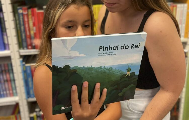 ‘Pinhal do Rei’: um livro sobre a floresta e a região para sensibilizar as crianças para o risco dos fogos