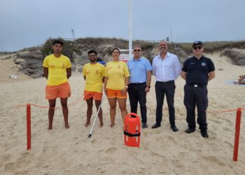 Praia das Pedras Negras ganha nadadores-salvadores