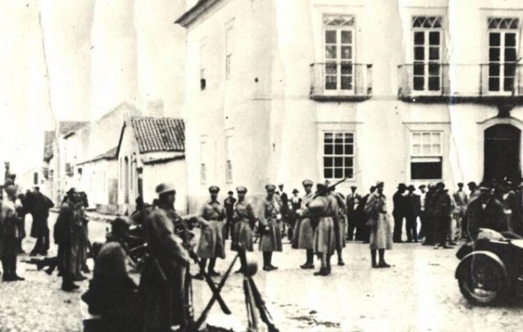 Sindicato Vidreiro edita livro que conta a história do 18 de Janeiro de 1934