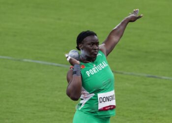Auriol Dongmo termina “época excelente” com bronze