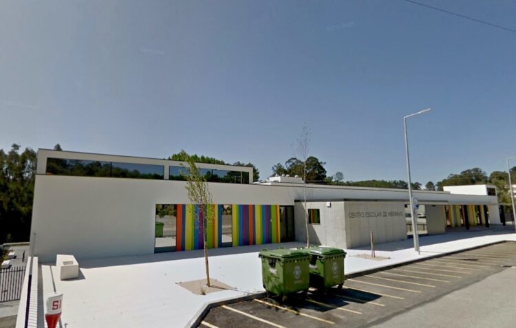 Nas Meirinhas, o terceiro filho está isento de custos com educação