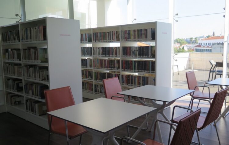 Batalha muda biblioteca municipal para a Casa do Conhecimento e Juventude