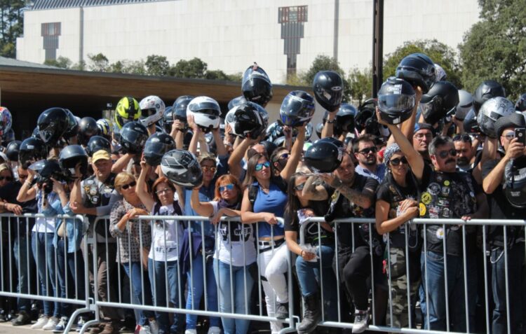 Benção dos capacetes reúne milhares de motociclistas em Fátima