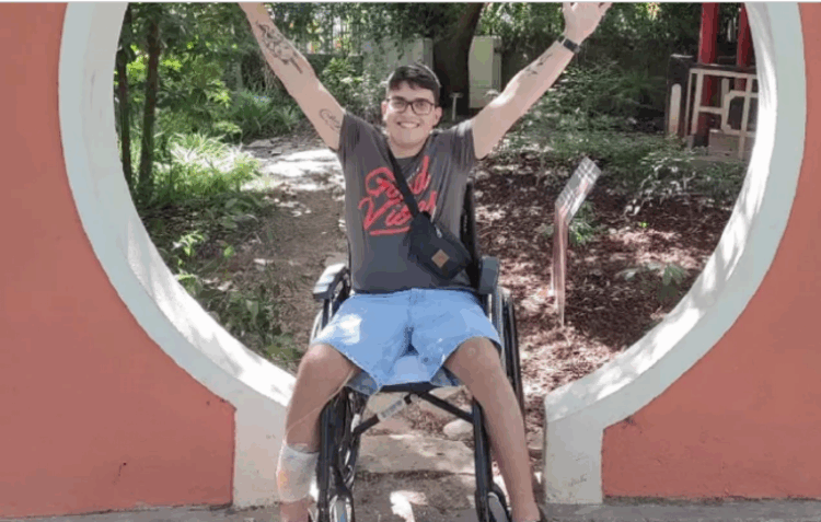 Jovem paraplégico de Peniche pede ajuda para comprar cadeira de rodas