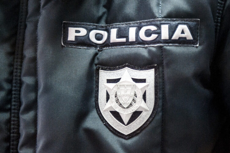 Suspeitos de roubo detidos pela PSP em Leiria e Marinha Grande