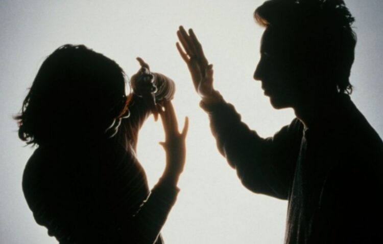Homem com antecedentes criminais detido por violência doméstica