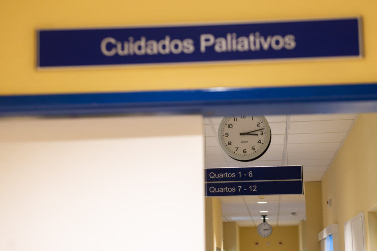 Centro Hospitalar de Leiria desafia comunidade a falar sobre cuidados paliativos