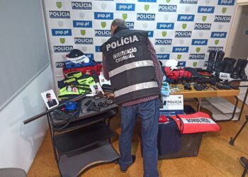 PSP de Leiria detém casal que usava farda da GNR para burlar