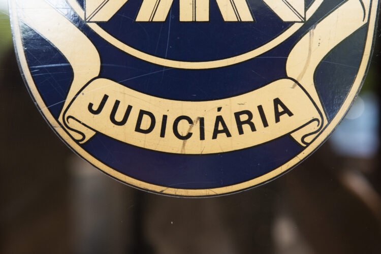Menor detido por suspeita de tráfico de anfetaminas e de cannabis