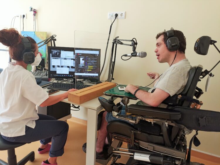 De Fátima para o mundo se cumpre o sonho da rádio de Tiago Saraiva