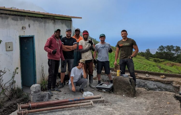 Jovens de Leiria e Ourém recuperam casas em Cabo Verde.