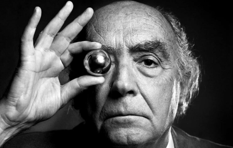 Exposição dedicada a José Saramago ocupa 12 espaços em Óbidos