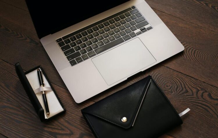 Como excluir anexos de e-mail antigos no Mac
