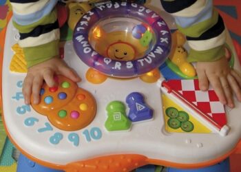 Ex-funcionárias de creche julgadas por maus-tratos