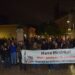 Chuva não demove manifestantes, que continuam a lutar pela estátua na rotunda
